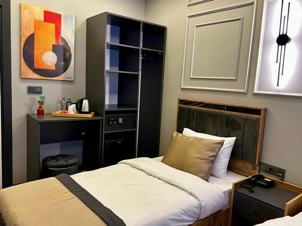 Skymoon Istanbul Airport Hotel Arnavutkoy Exteriör bild
