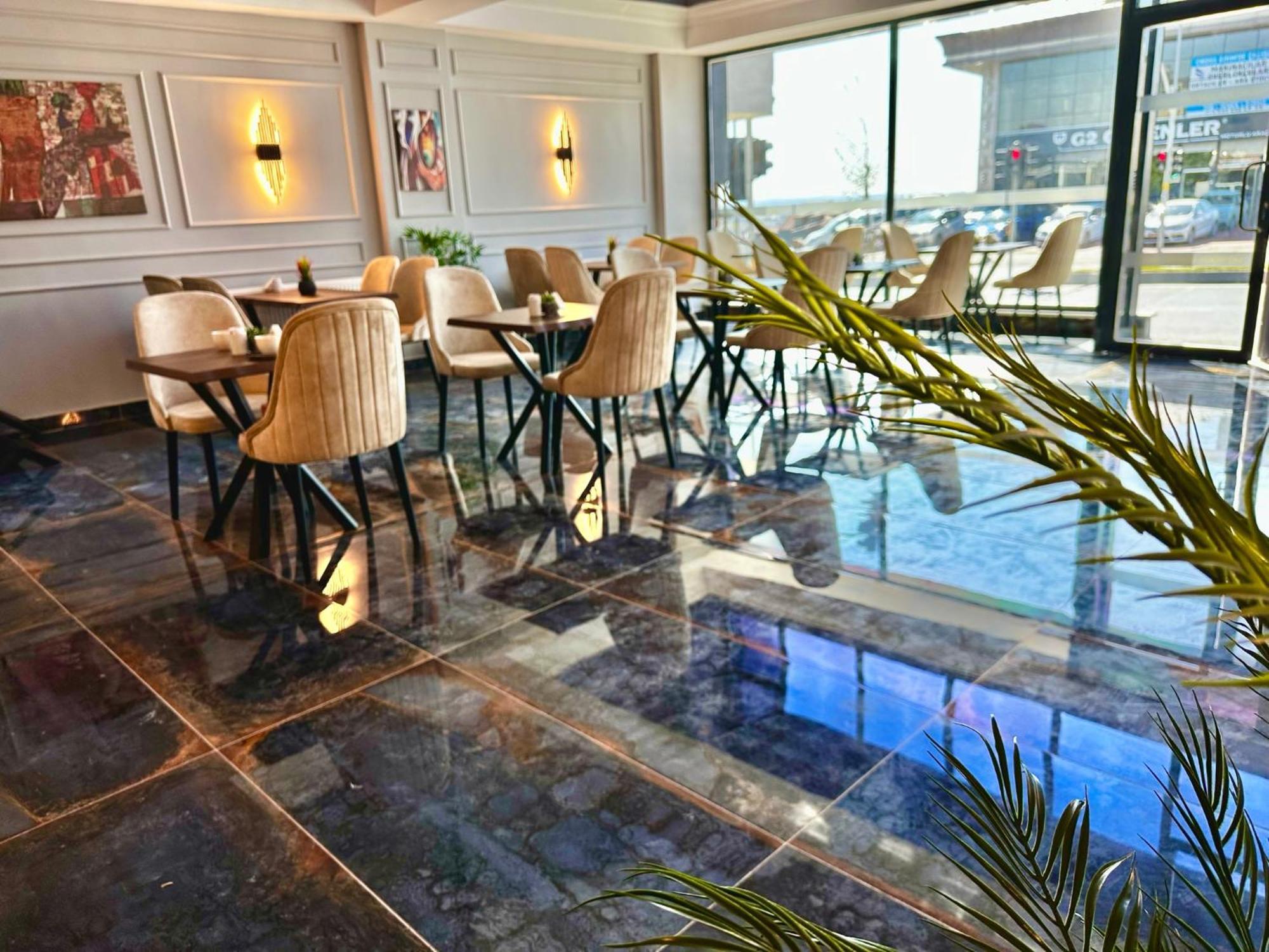 Skymoon Istanbul Airport Hotel Arnavutkoy Exteriör bild