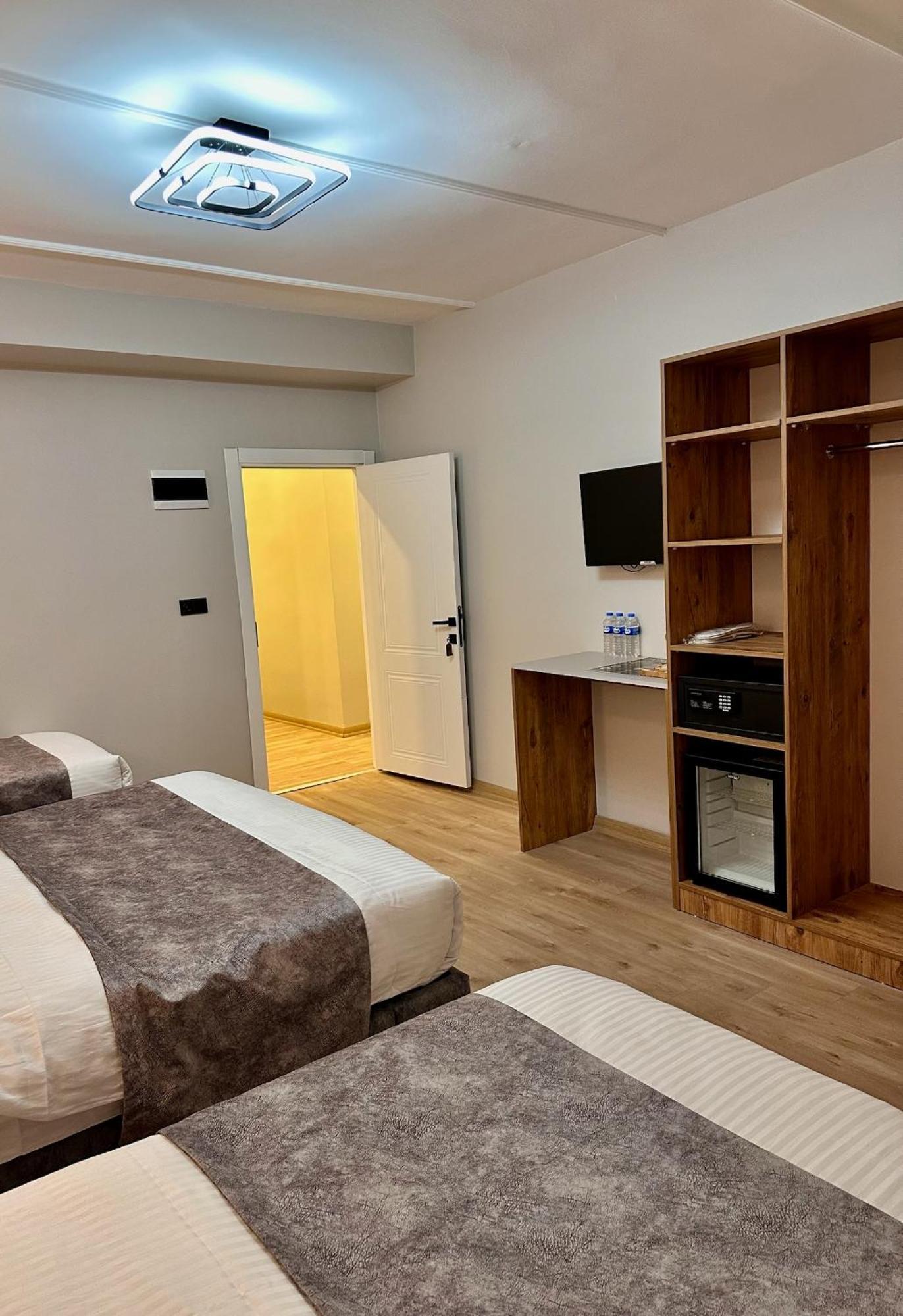 Skymoon Istanbul Airport Hotel Arnavutkoy Exteriör bild